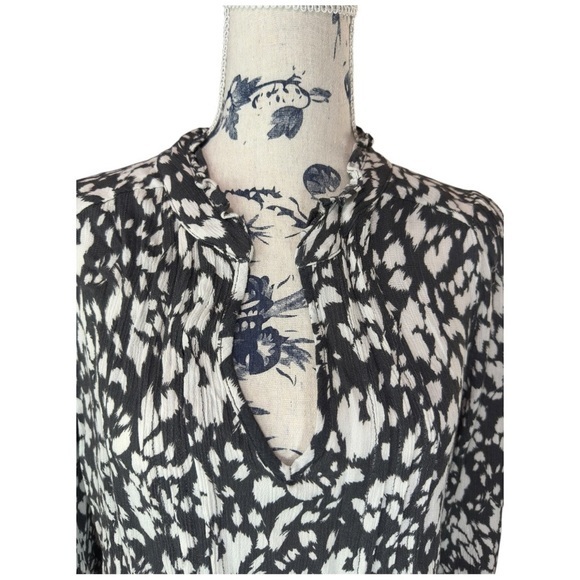 Monday Fun Black & White Abstract Print Blouse – Size L, 100% Rayon - Picture 2 of 7